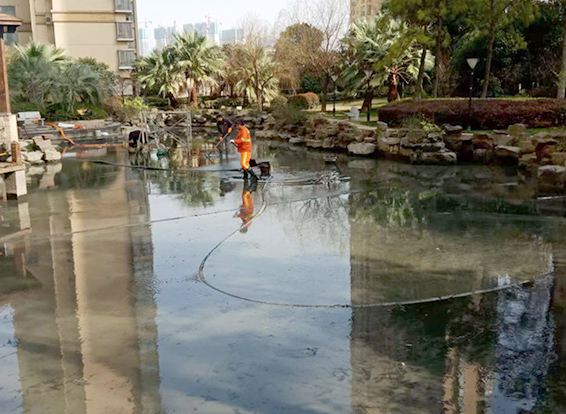 金乡景观池淤泥清理