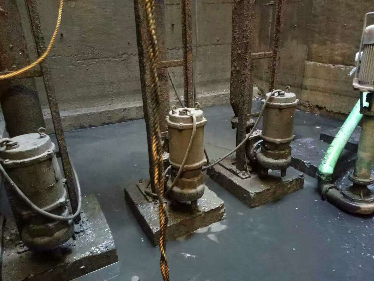 金乡污水池清理